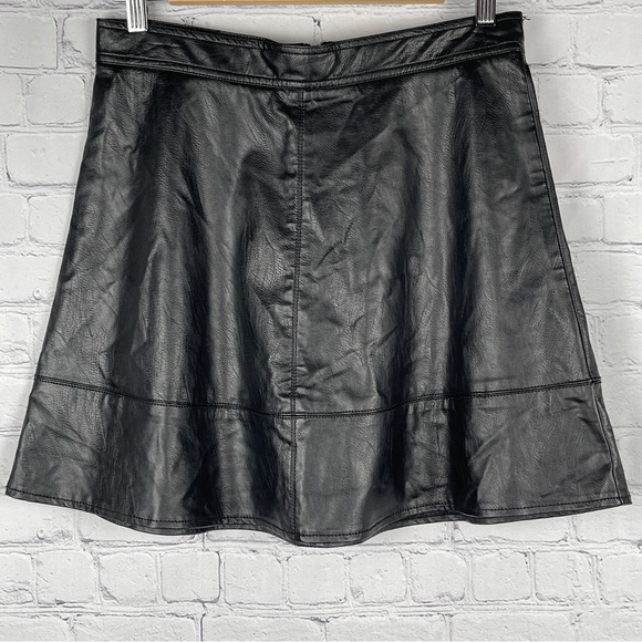 Rewash Dresses & Skirts - REWASH black faux vegan leather A-line mini skirt, size M